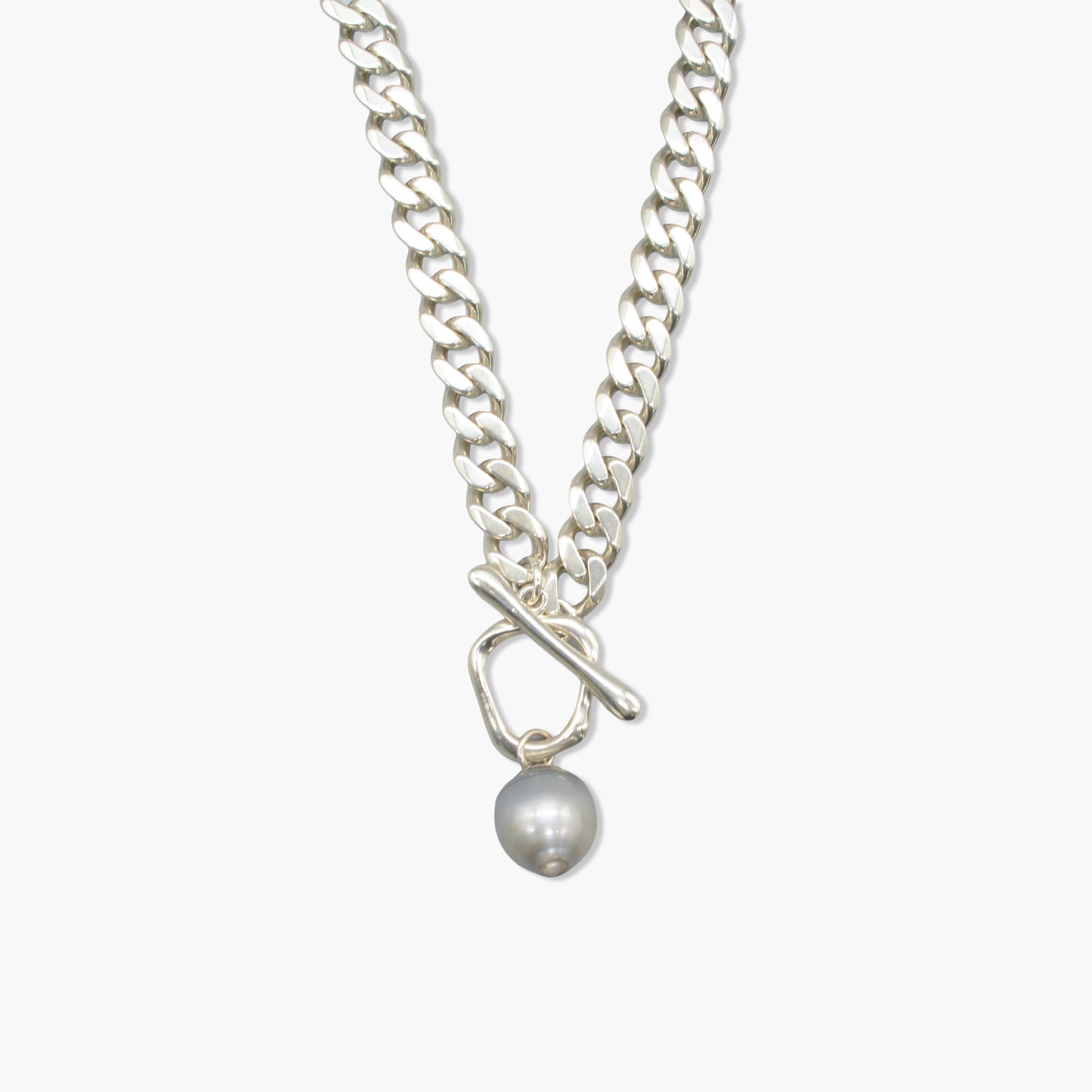 black pearl pendant necklace