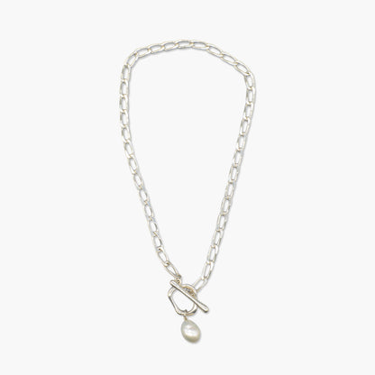 white pearl pendant necklace