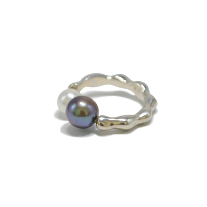 akoya pearl ring (black dyed/natural white)