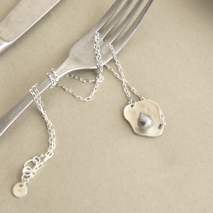 akoya pearl plate design necklace