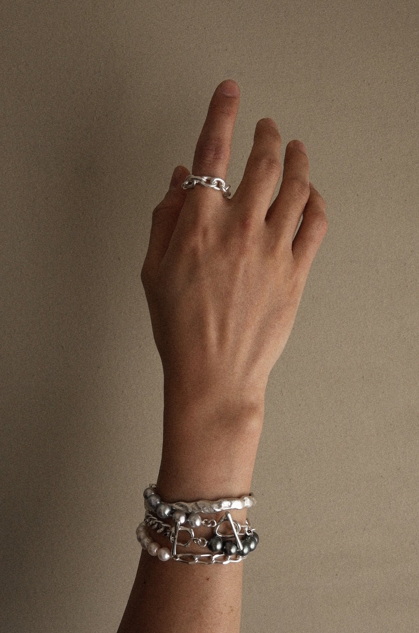 akoya pearl × chain bracelet (black)