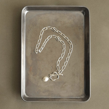 white pearl pendant necklace