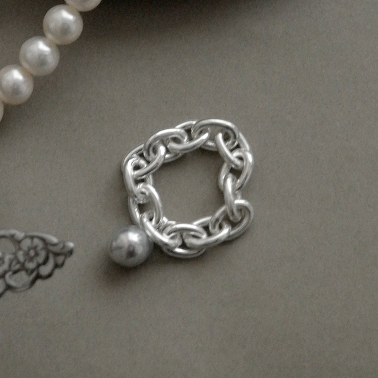 pearl × chain ring (natural blue)