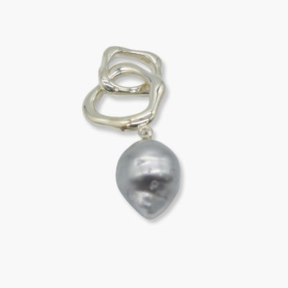 black pearl pendant